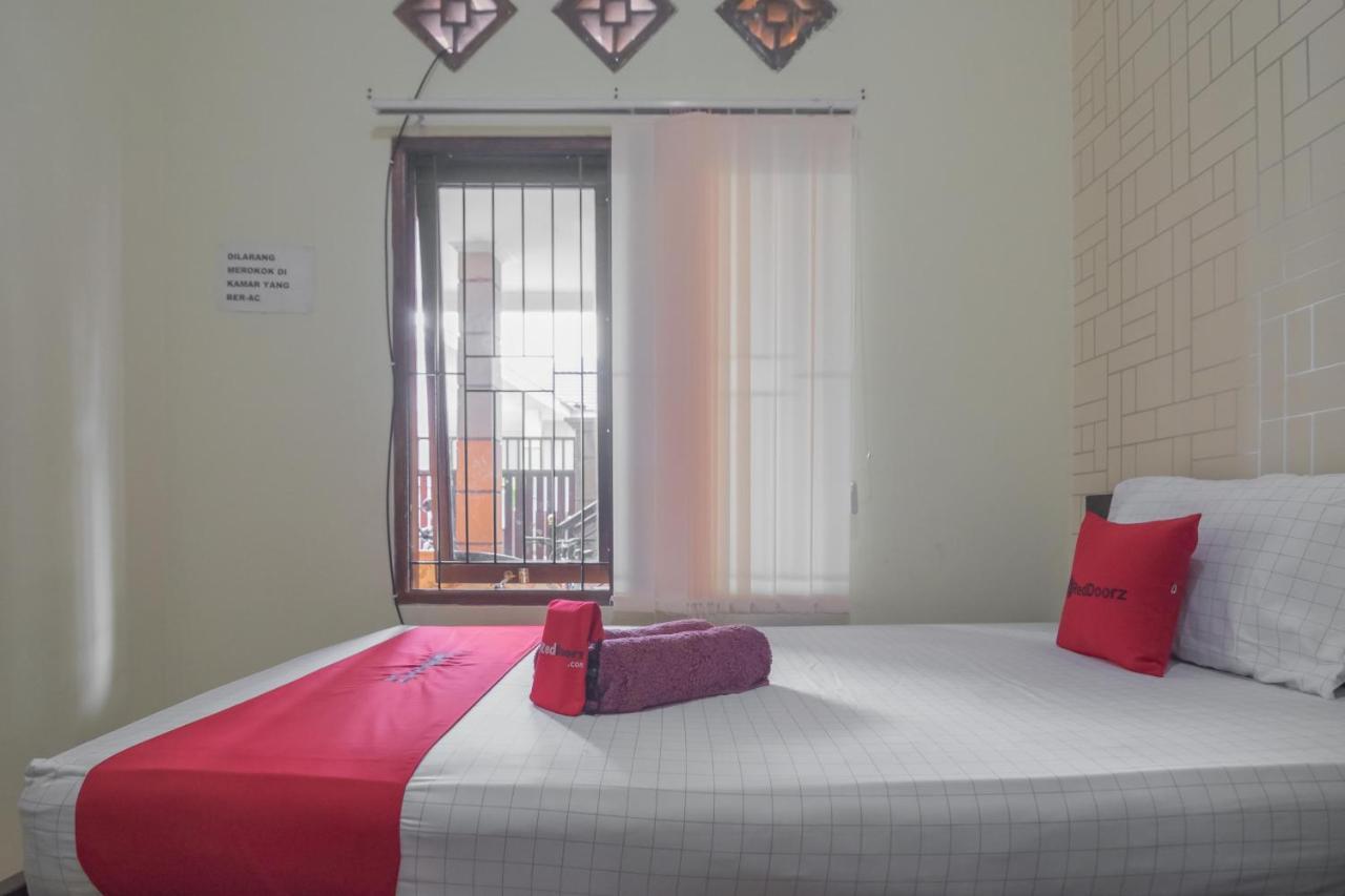 Reddoorz Near Sepinggan Airport Balikpapan 2 Hotel Buitenkant foto